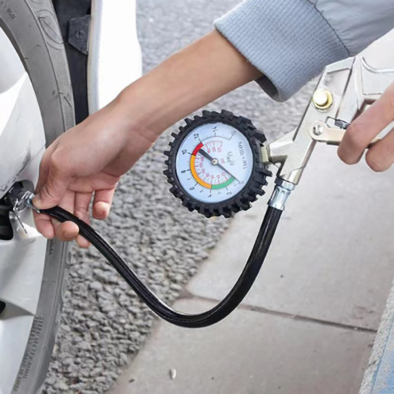 Tyre Pressure Gauge - Jauge de gonflage de pneus 220